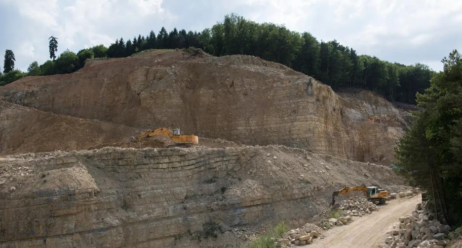 The quarry is to be expanded as a landfill – now the population can comment on this